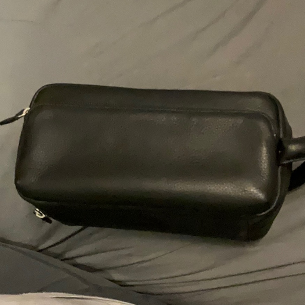 Cambridge Black Leather Men's Travel Toiletry Bag